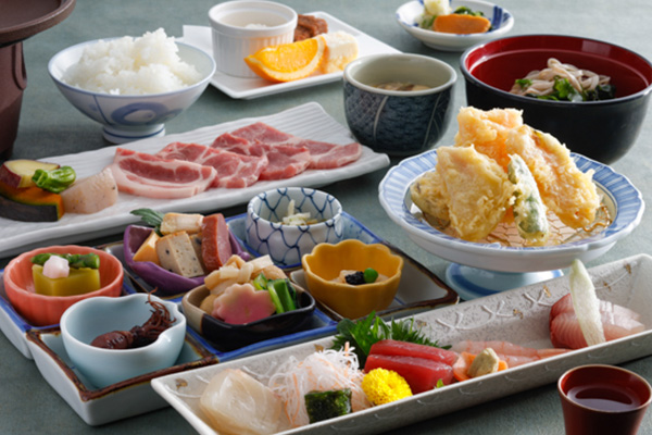 日本料理　緑亭