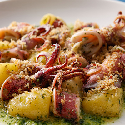 ヤリイカとポテトの香草バター焼き