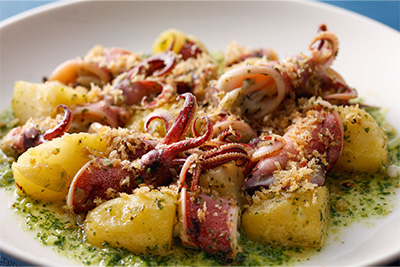 ヤリイカとポテトの香草バター焼き