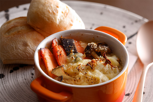 鮭と茸の味噌グラタン （フォカッチャ付き）