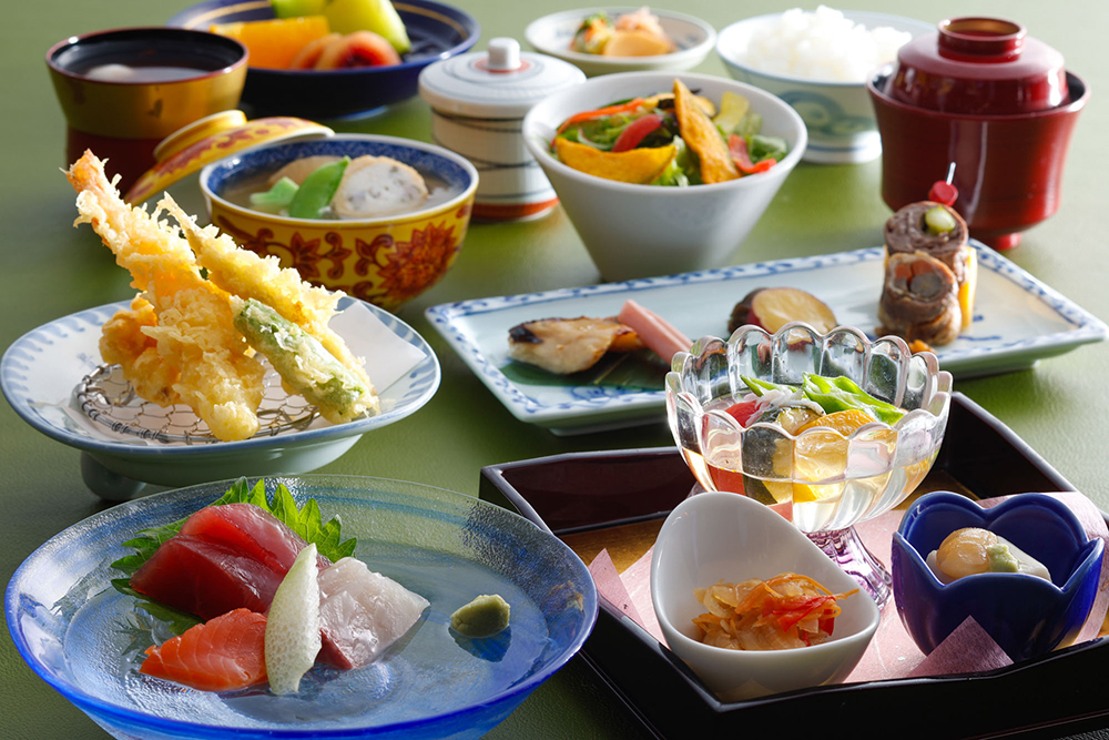 月替り御膳　～清涼の水かがみ～