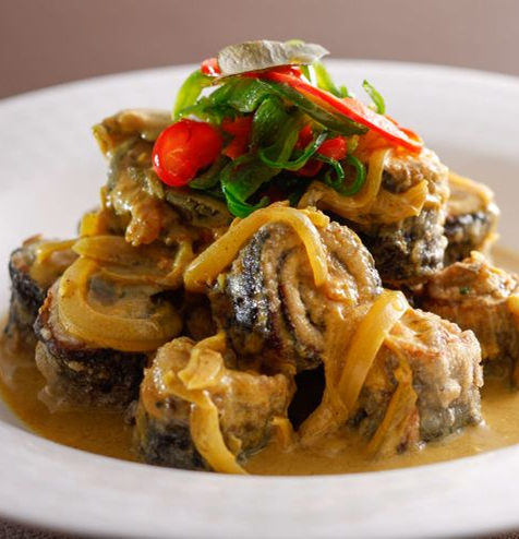 秋刀魚ロールのココナッツカレーソース