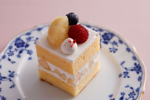 飛騨桃のショートケーキ
