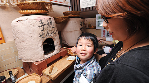 手焼きせんべい作り