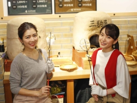 自分で焼く「手焼きせんべい」体験