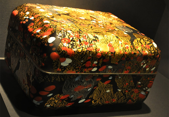 Kazari bako (decorative box) by Kyohei Fujita: