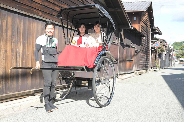 飛騨高山観光人力車 直井屋 あけてびっくり 地元情報 飛騨のたばる箱