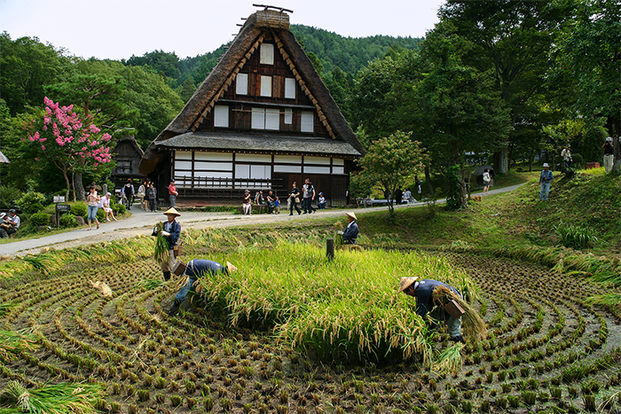 秋の飛騨の里（高山市）