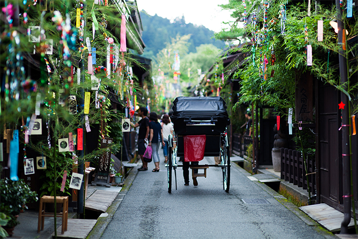 高山市街の七夕祭り