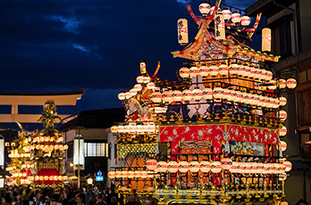 古い 飛騨高山 重要文化財 屋台(山車 )一位細工 大亮敬白　展示ケース付 高山祭屋台（日本遺産構成文化財）｜【公式】飛騨高山旅ガイド